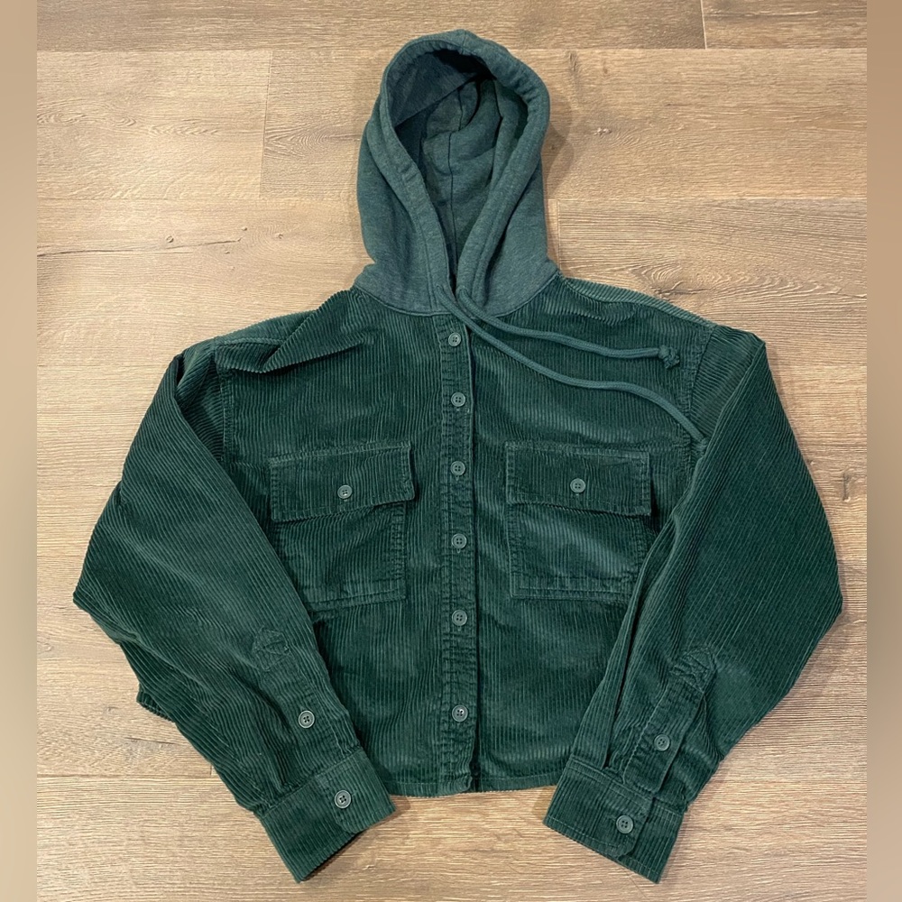 American Eagle Cropped Green Corduroy Button Down Shacket Jacket